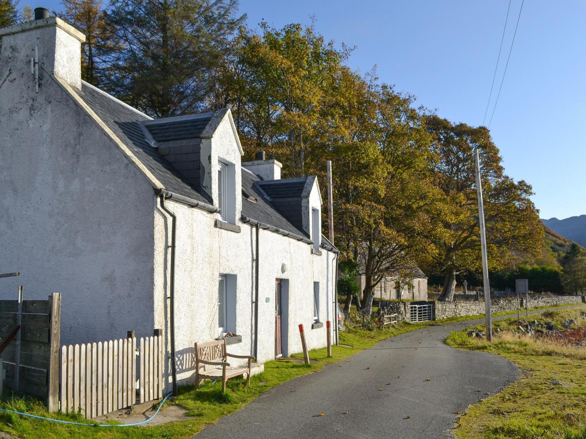 Shore Cottage Arnisdale エクステリア 写真